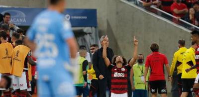 Flamengo bate U. Católica, vai às oitavas da Libertadores e alivia pressão