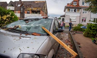 Enorme tornado deixa rastro de destruição na Alemanha