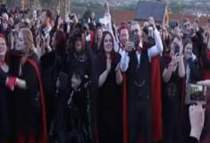 1369 pessoas fantasiadas de Drácula batem recorde mundial na Inglaterra