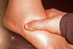  O inchaço nas pernas e pés podem indicar um problema sério?