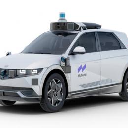 Lançamento do robô-táxi elétrico autônomo 