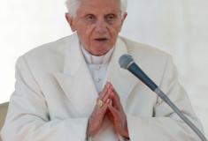 Velório de Bento XVI começa e Papa Francisco comandará funeral