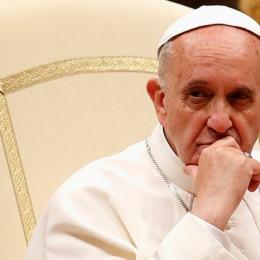 Papa Francisco disse que o celibato dentro da Igreja Católica pode ser “revisado”.