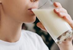 O tipo de leite que deve ter sempre em casa para combater o colesterol
