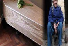 Mulher zumbi sai do caixão seis dias depois de sua morte