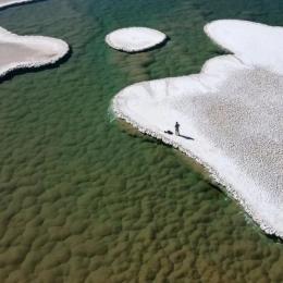 Mundo perdido de lagoas cheias de micróbios descoberto no deserto do Atacama