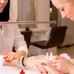 Como começar a trabalhar como manicure em casa