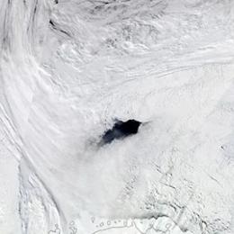 Polínia Maud Riseda: Por quê o buraco de gelo na Antártica continua se abrindo?