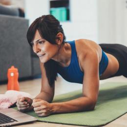 Plano de treino de corpo todo de 20 minutos em casa