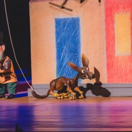 Cine Theatro Brasil recebe a peça “Pedro e o Lobo”, do Grupo Giramundo