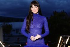 A atriz Dakota Johnson ousa com transparência reveladora