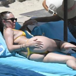 50 fotos em que Rumer Willis exibe curvas deslumbrantes em Mykonos