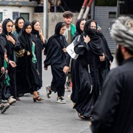 Novo código penal do Afeganistão prevê agressão a mulheres desde que não haja marcas