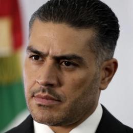Secretário de Segurança do México vira fenômeno pop e símbolo sexual