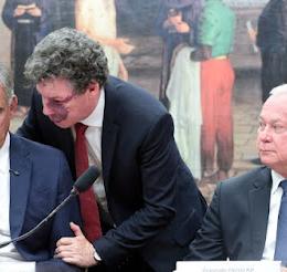 Fim da escala 6x1: CCJ aprova admissibilidade de PECs que reduzem jornada de trabalho