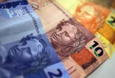 Aposentados e pensionistas do INSS começam a receber 13º nesta sexta