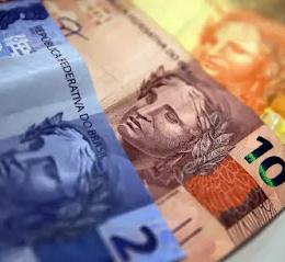 Aposentados e pensionistas do INSS começam a receber 13º nesta sexta