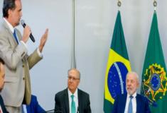 Lula assina MP que zera imposto de importação de até US$ 50