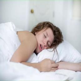 7 motivos para acordar cansado, mesmo dormindo bem